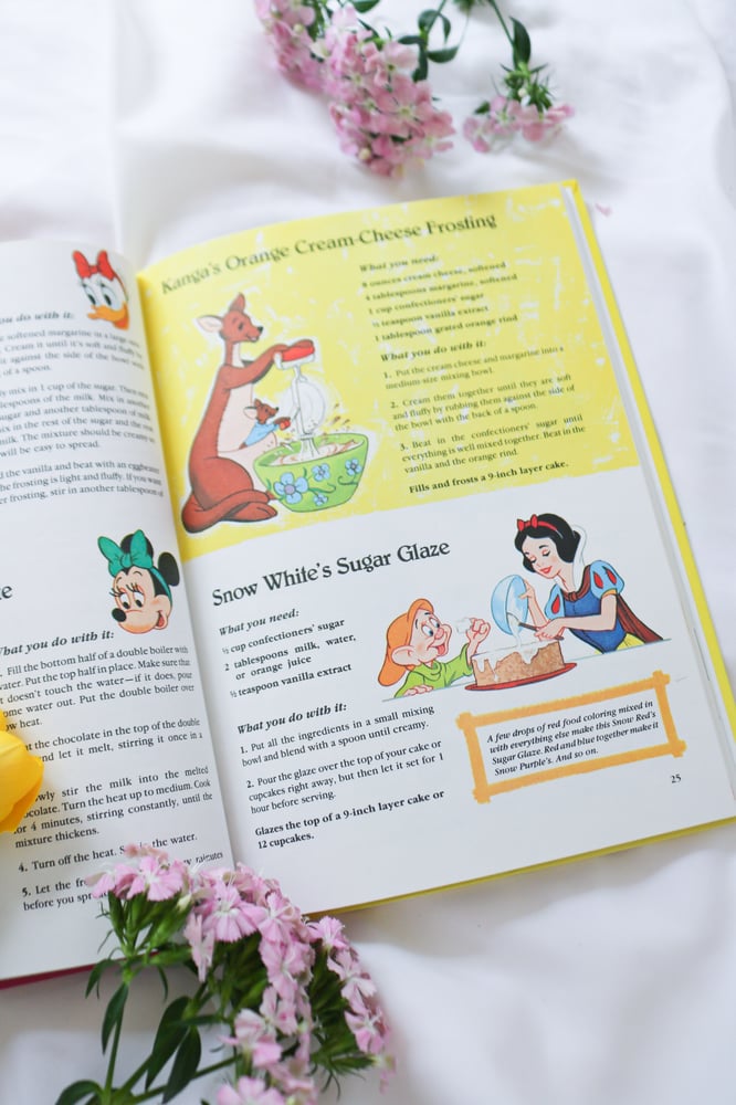 Image of 1990s Walt Disney Mickey Mouse Cookbook