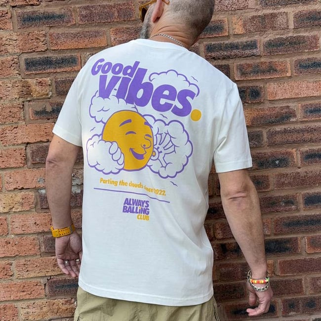 Good Vibes 2 tee (off-white)