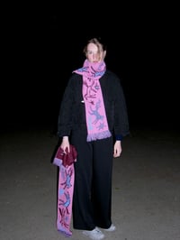 Image 2 of bleibst du noch scarf / kastanie - kaugummi