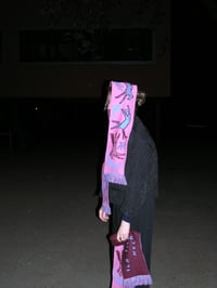 Image 4 of bleibst du noch scarf / kastanie - kaugummi