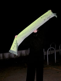 Image 1 of bleibst du noch scarf / limette - kiesel 