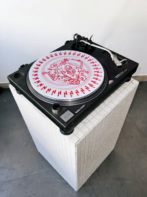 012 ZINNOBER Slipmat