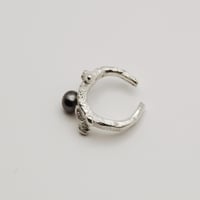 Image 2 of Cuff earrings with the pearl