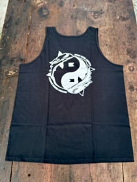 Image 1 of Camiseta Dark Seas Bad Habits Tank en liquidación.