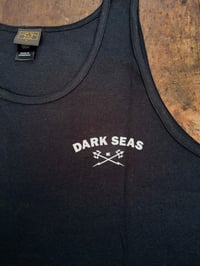 Image 4 of Camiseta Dark Seas Bad Habits Tank en liquidación.