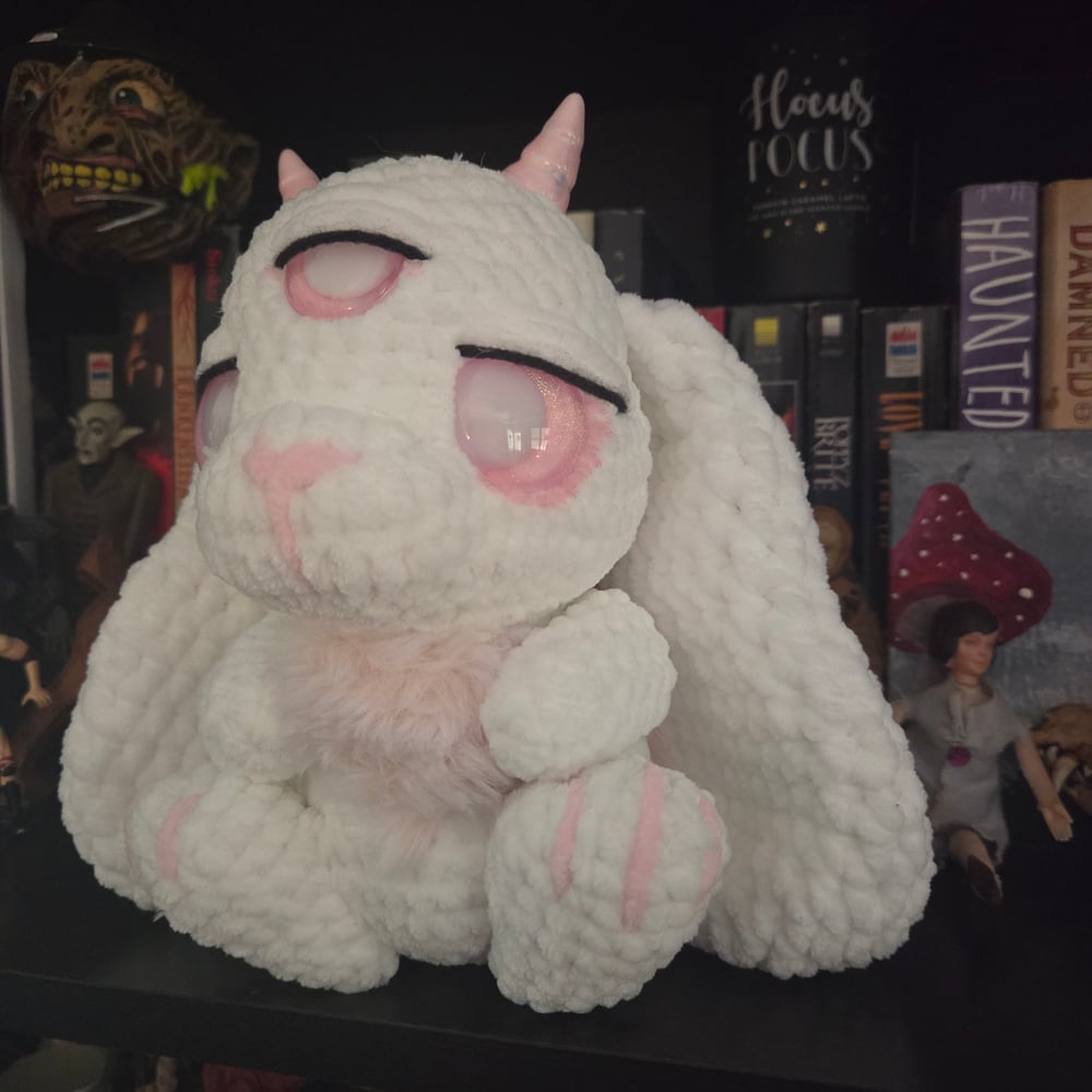 Image of Lumi the Threefold Keeper of Light