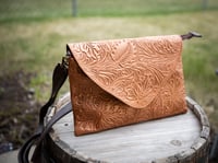 Image 15 of Fiesta Clutch 