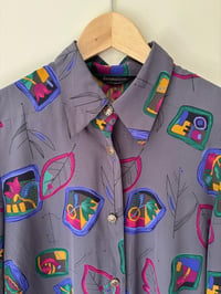 Image 4 of Vibrant Vintage Long Sleeve Shirt with Leaf Design 