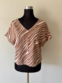 Image 3 of Two Hearts Label Animal Print Short Sleeve Cotton Linen Summer Crop Top 