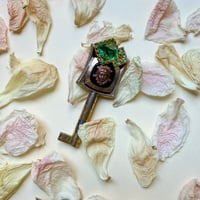 Image 1 of Broche « MADELINE »