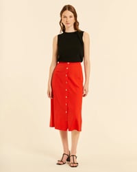 Image 1 of Falda midi abotonada roja
