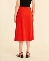 Image 4 of Falda midi abotonada roja