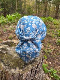 Image 1 of Pure Linen Tichel with Ties in Azure Meadow 
