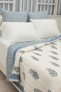 Image 2 of Blue Paisley Quilt