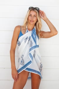 Image 2 of Pareo - Blue Paisley