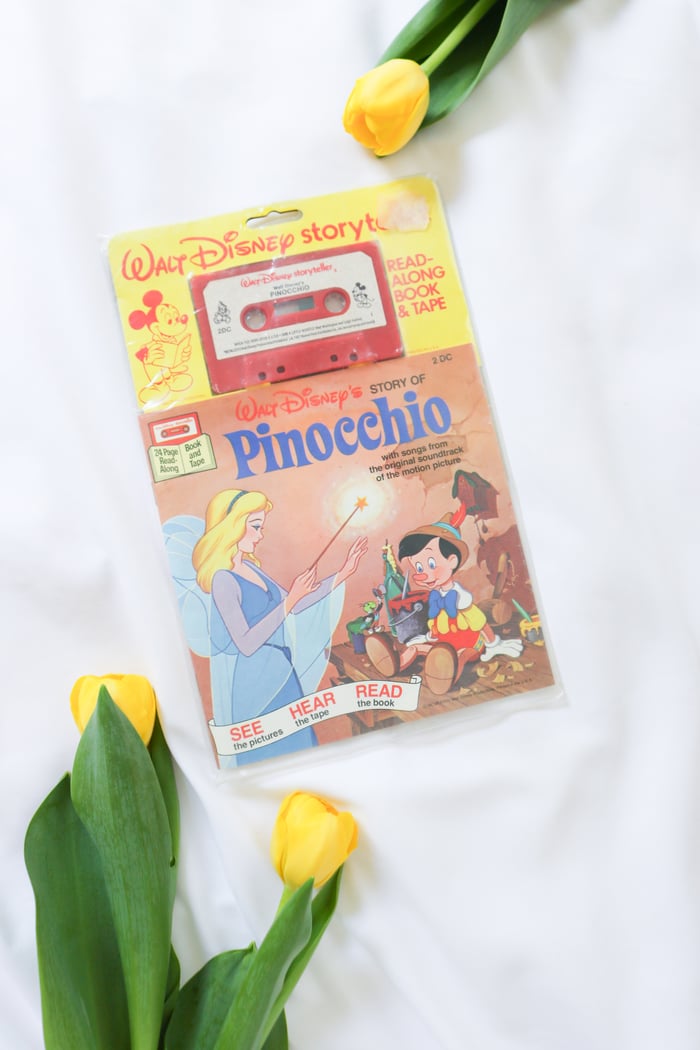 Vintage 1977 Walt Disney's Pinocchio Read Along Cassette and Book 