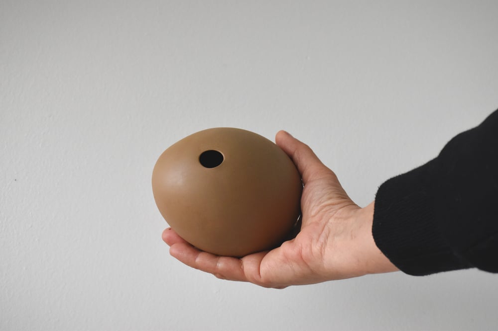 Image of BROWN TABLE VASE