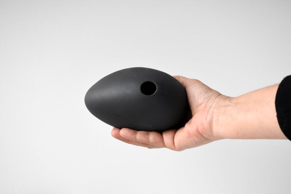 Image of BLACK TABLE VASE 