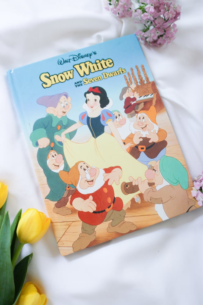 Image of Vintage Disney Princess Snow White Coffee Book Bundle - Set of 4