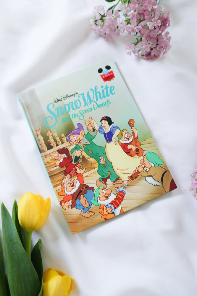 Image of Vintage Disney Princess Snow White Coffee Book Bundle - Set of 4