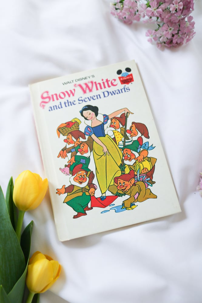 Image of Vintage Disney Princess Snow White Coffee Book Bundle - Set of 4