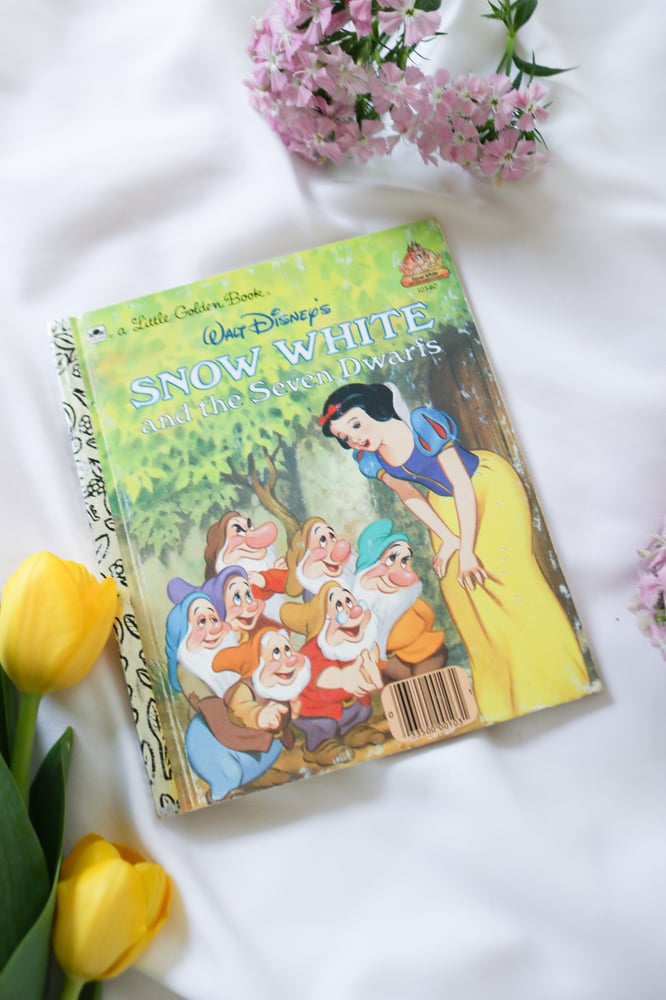 Image of Vintage Disney Princess Snow White Coffee Book Bundle - Set of 4