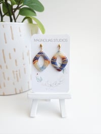 Image 2 of Sunset Agate Open Diamonds 