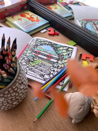 Image 4 of Mon coloriage Graffiti ★ Livre + 12 crayons de couleur ★
