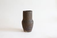 Image 3 of Vase brut