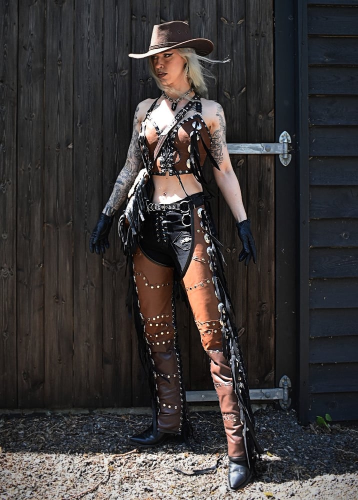 Image of LEGEND OF THE EAST CHAPS