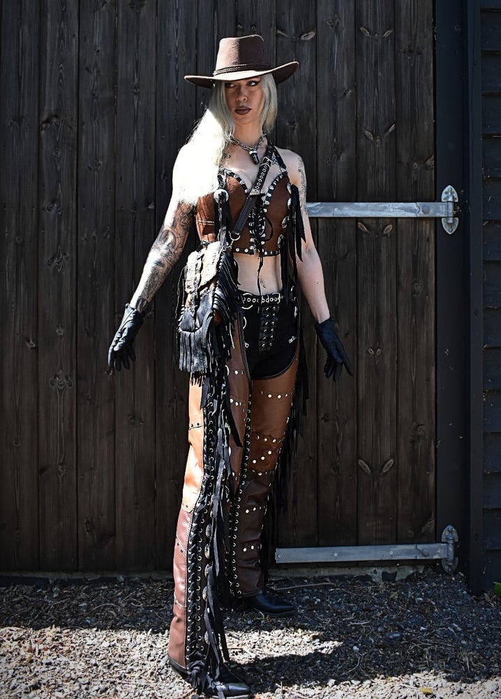 Image of LEGEND OF THE EAST CHAPS