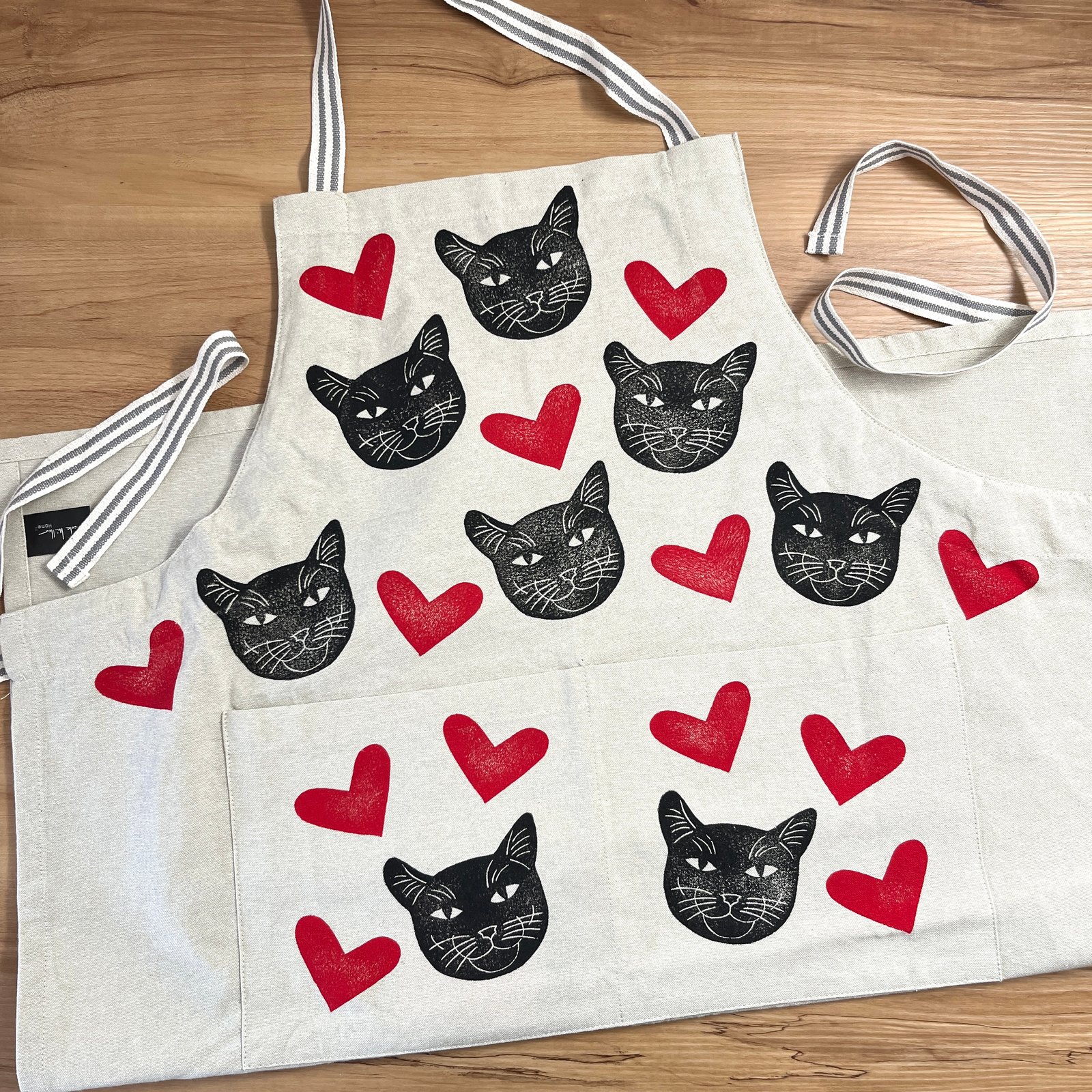 Black Cat Apron with Hearts (only 1 available) | Mary Ann