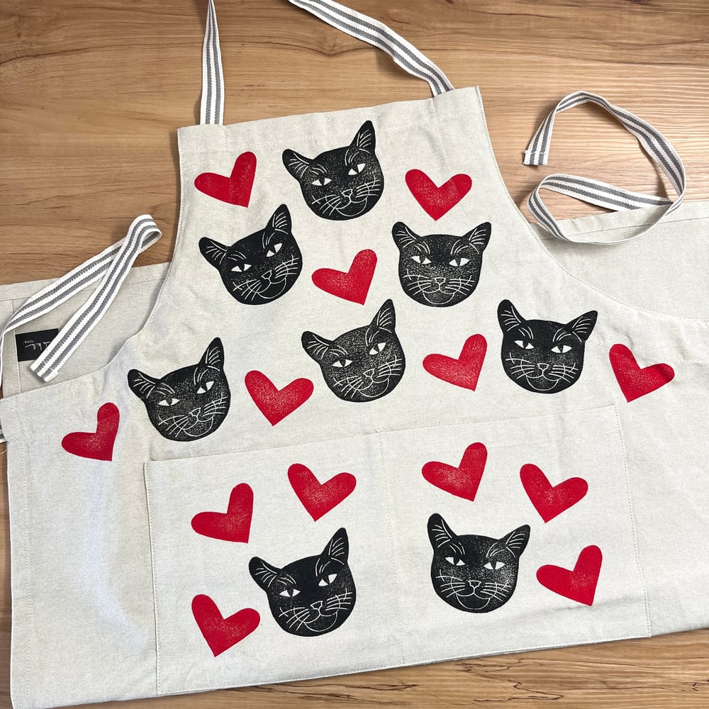 Image of Black Cat Apron with Hearts (only 1 available)