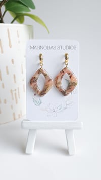 Image 2 of Moss Meadows Marble Open Diamond 