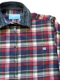 Image 4 of Chemise crop avec col en denim 