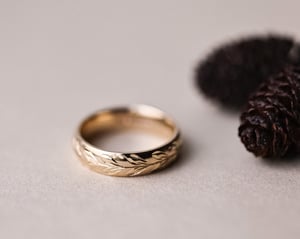 Image of 9ct gold 5mm ‘Olive leaf’ engraved court ring