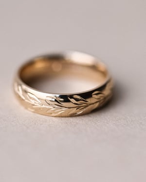 Image of 9ct gold 5mm ‘Olive leaf’ engraved court ring