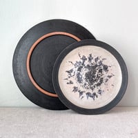 Image 2 of a sunflower plate set