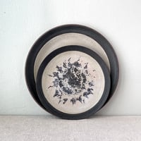 Image 3 of a sunflower plate set