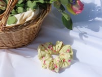 Image 7 of Rose bouquet Lemon Yellow