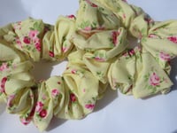Image 10 of Rose bouquet Lemon Yellow