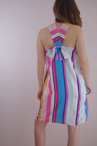 Image 3 of SOLA --- robe rayée dos nu & nœud dans le dos