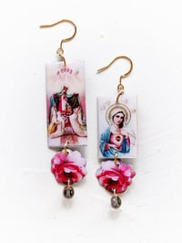 Image 1 of ‘a caring heart’ – gold dangle earrings