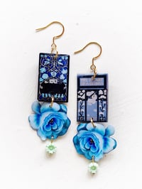 Image 1 of ‘no heart more blue’ – gold dangle earrings