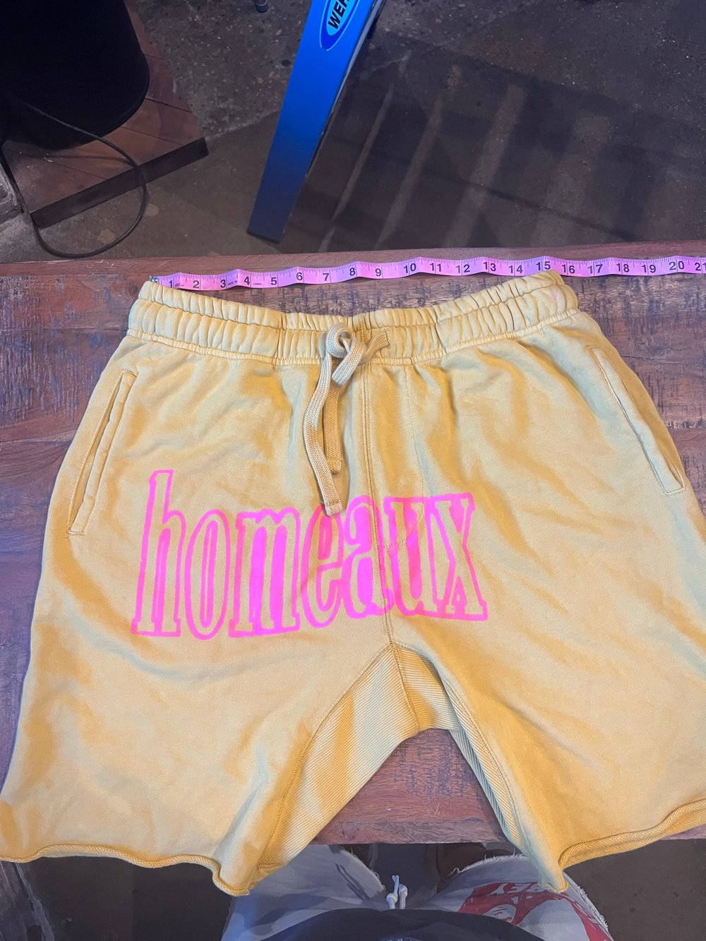 XL GOLD *CROPPED*HOMEAUX* TALENTLESS SHORTS PINK INK