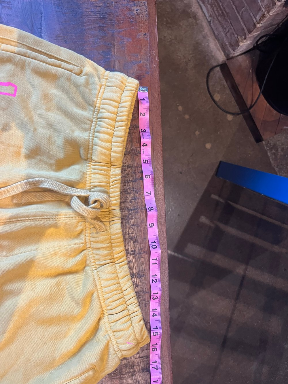 XL GOLD *CROPPED*HOMEAUX* TALENTLESS SHORTS PINK INK