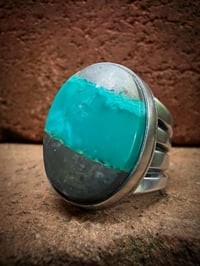 Image 2 of WL&A Handmade Old Style Heavy Ingot Gem Grade Pilot Mtn Ribbon Lane Splitter Ring - Size 9