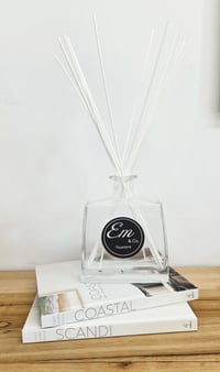 700ml Clear Reed Diffuser with White Reeds