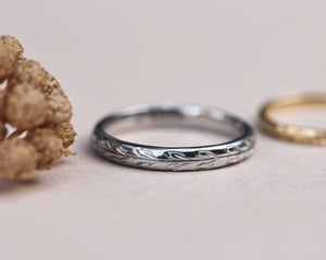 Image of Platinum 3mm ‘Olive leaf’ engraved ring