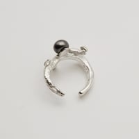Image 5 of Cuff earring with the pearl